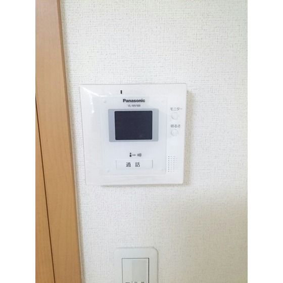 ����8
