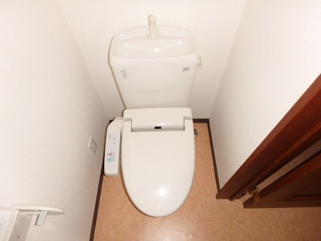 ����9