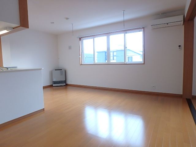 ����16