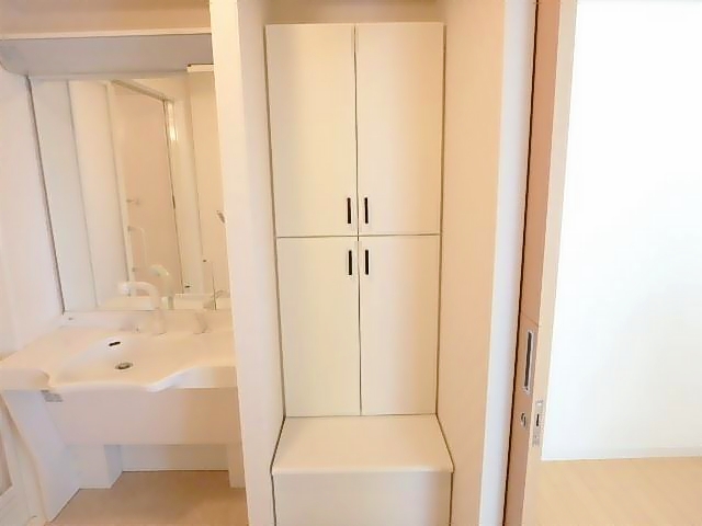 ����21