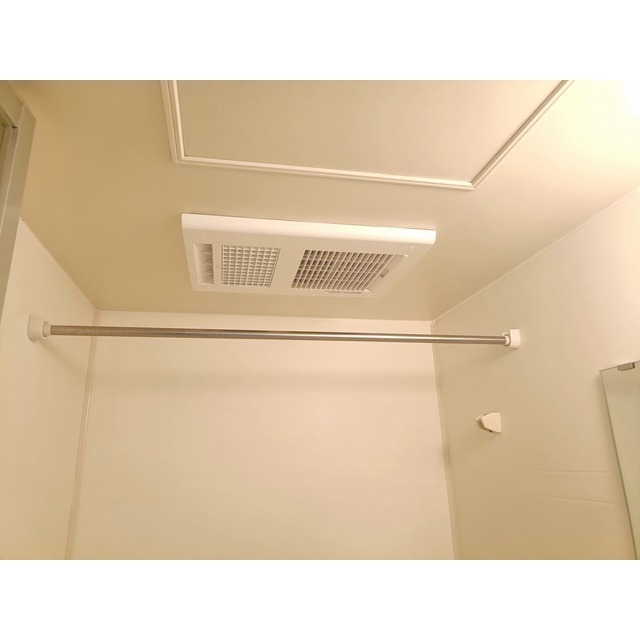 ����17