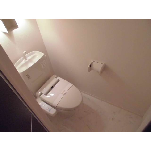 ����8