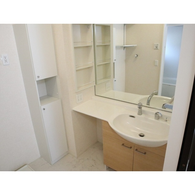 ����6