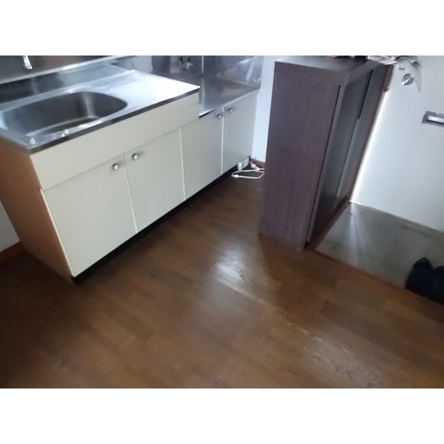 ����16