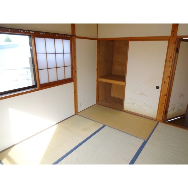 ����3