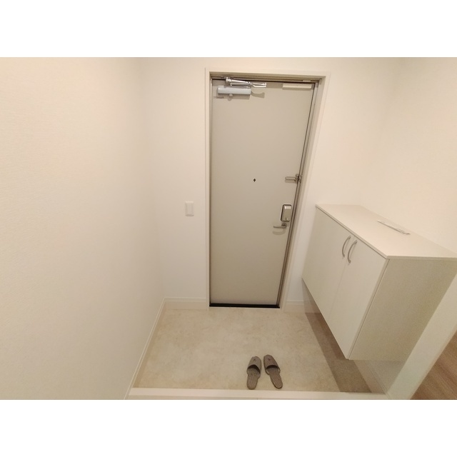 ����12