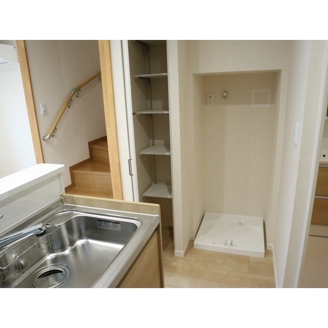 ����4