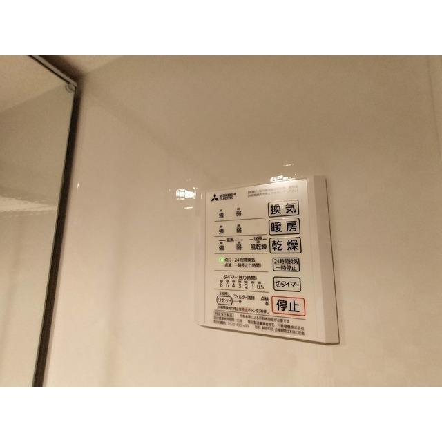 ����20