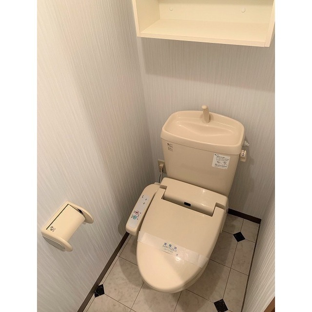����8