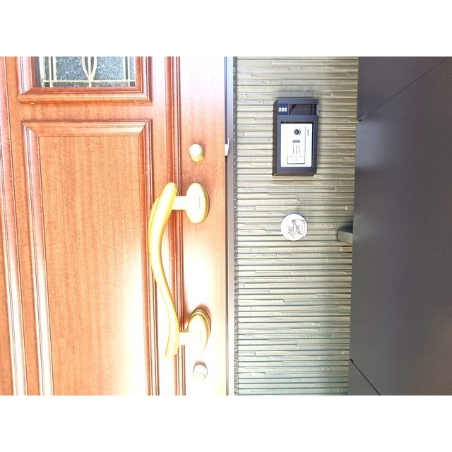 ����16