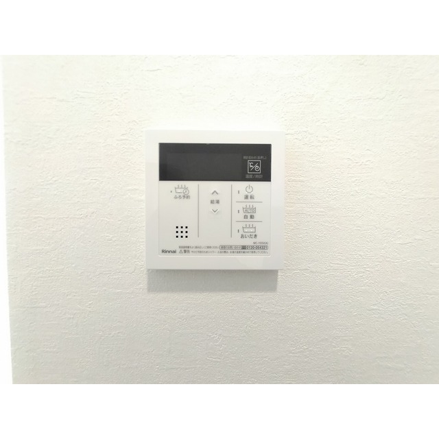 ����12
