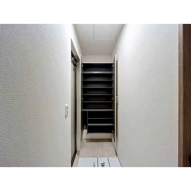 ����21