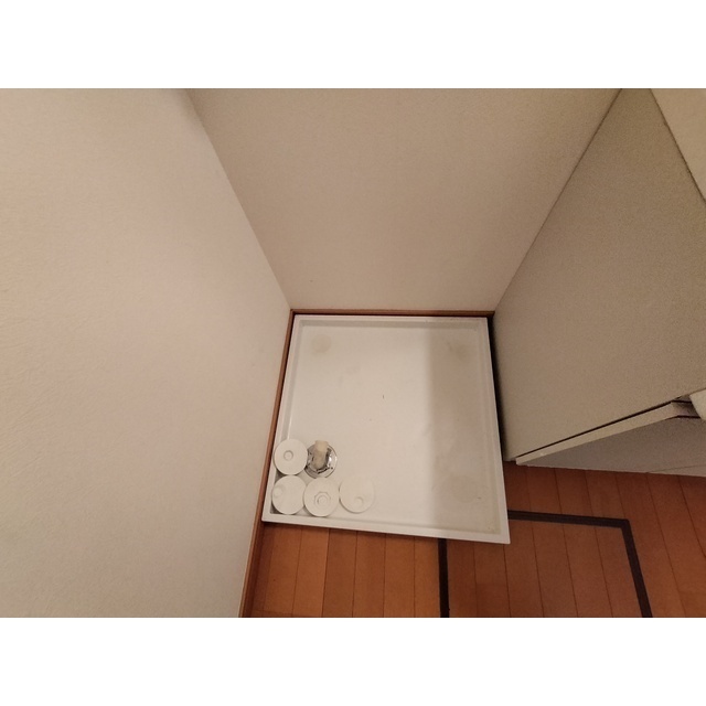����4