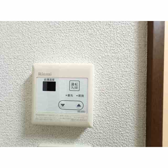 ����16