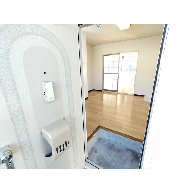 ����8