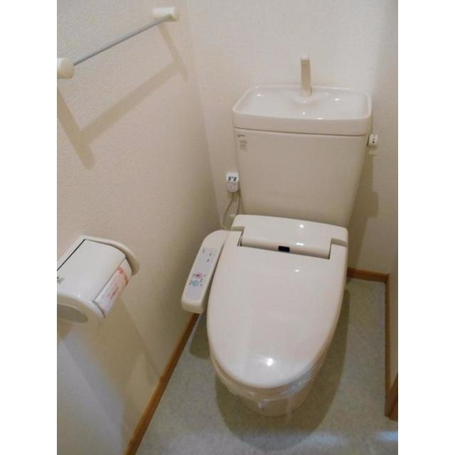 ����4