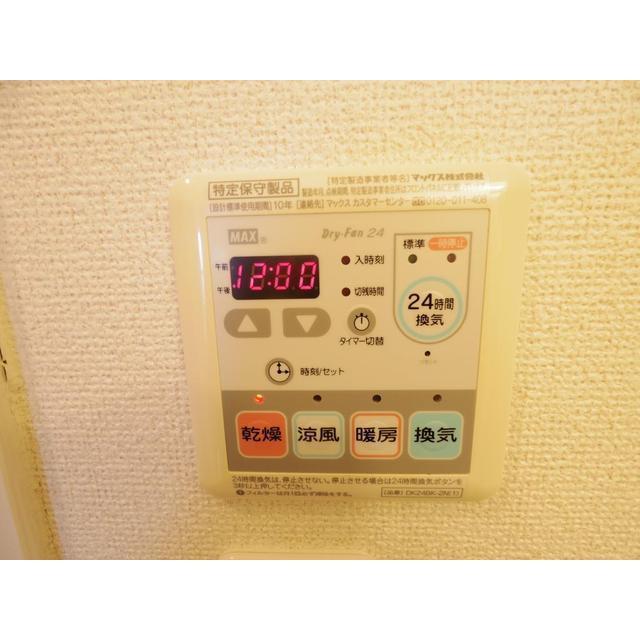 ����16