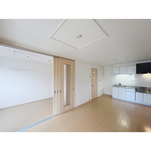 ����13