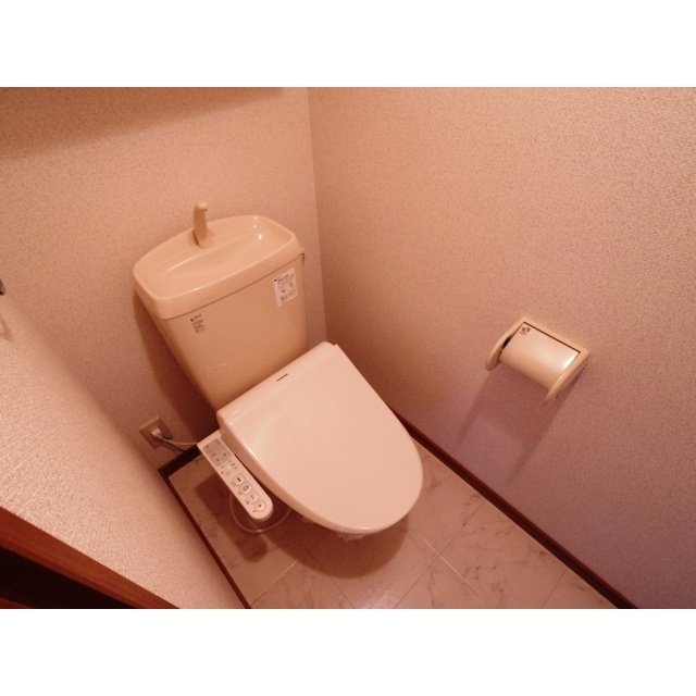 ����4
