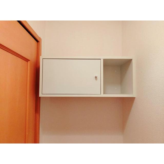 ����16