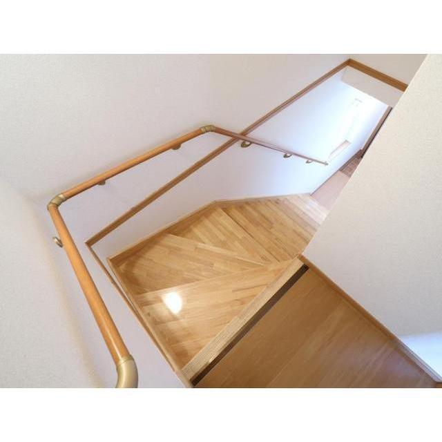 ����20