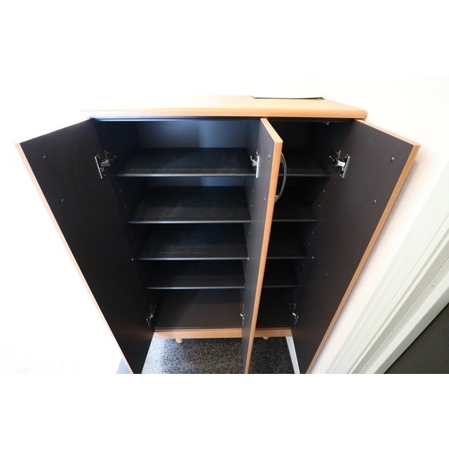 ����17