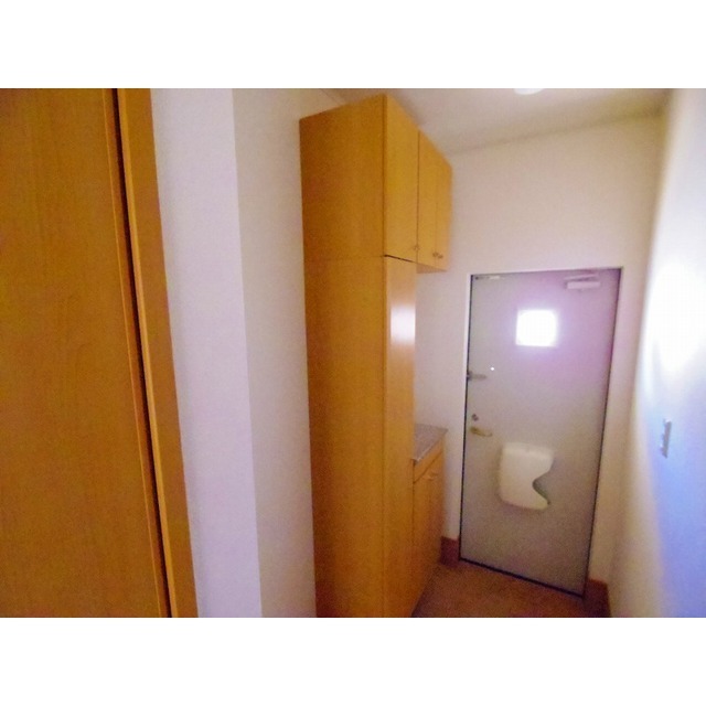 ����20
