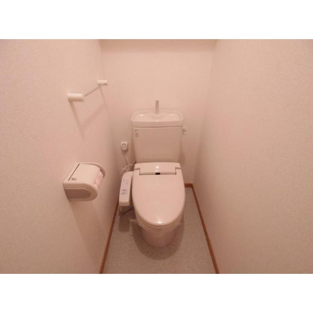 ����4