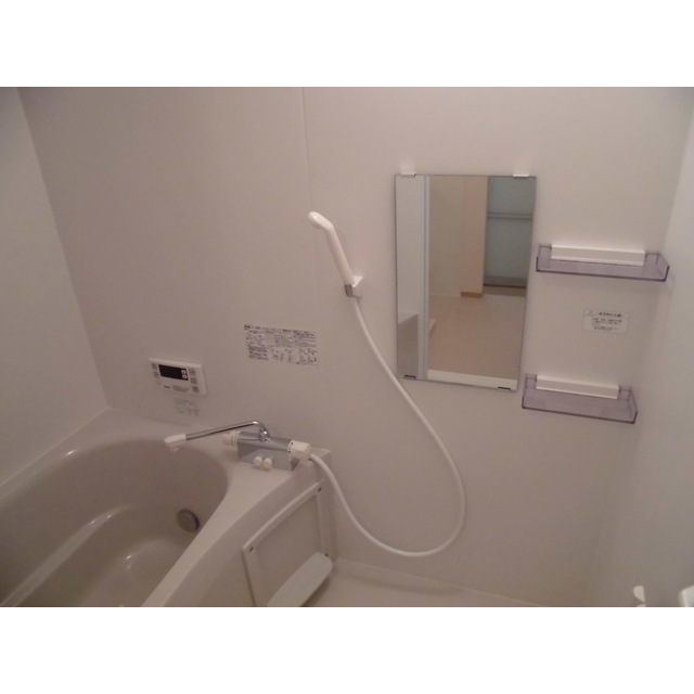 ����15