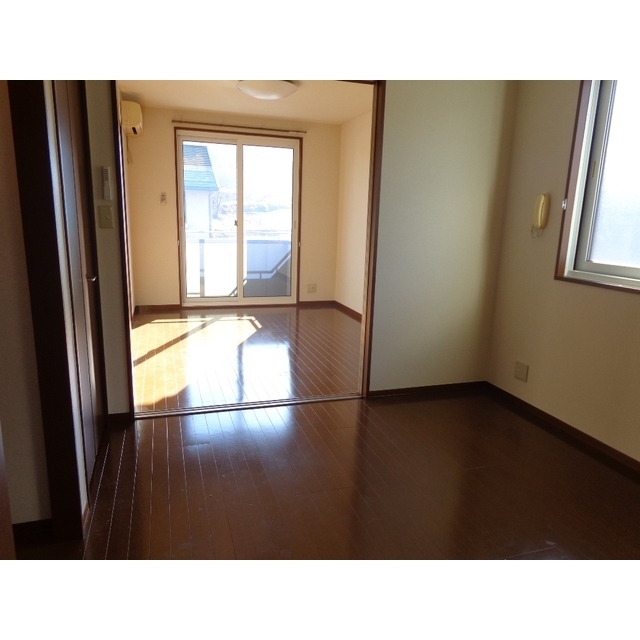 ����11