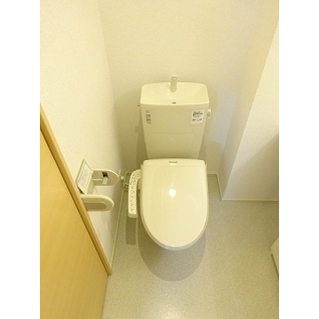 ����3