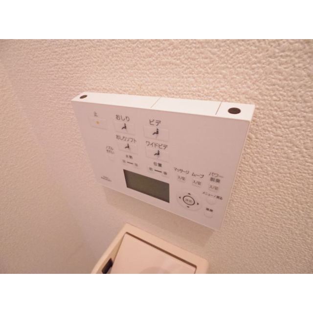 ����17