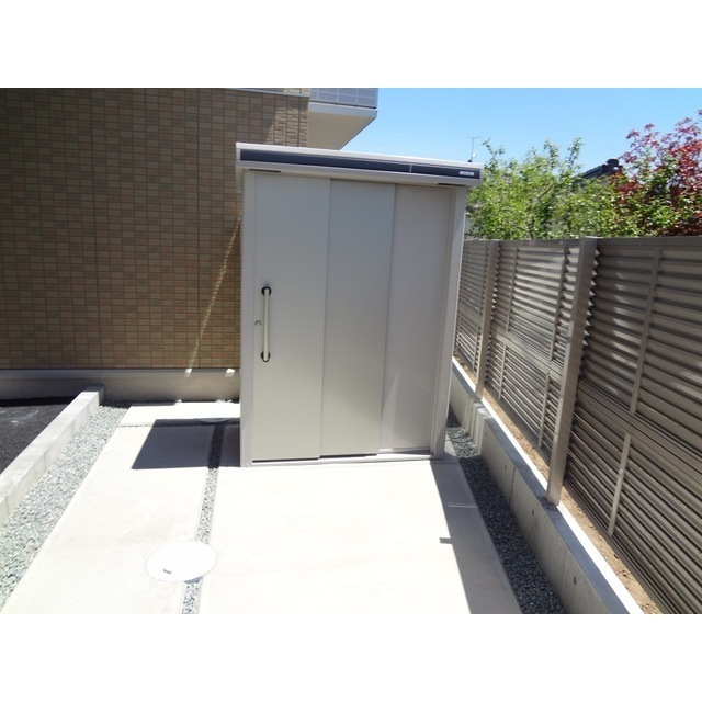 ����21
