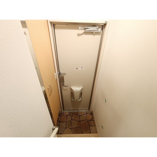 ����8