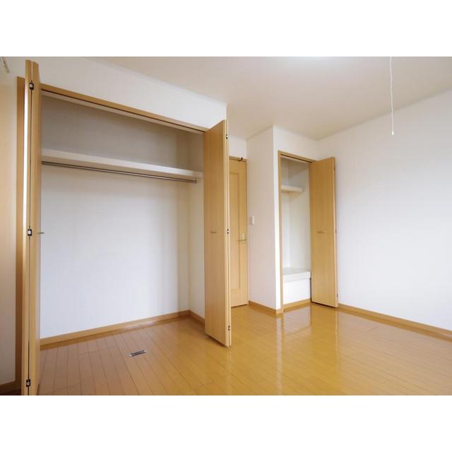 ����8