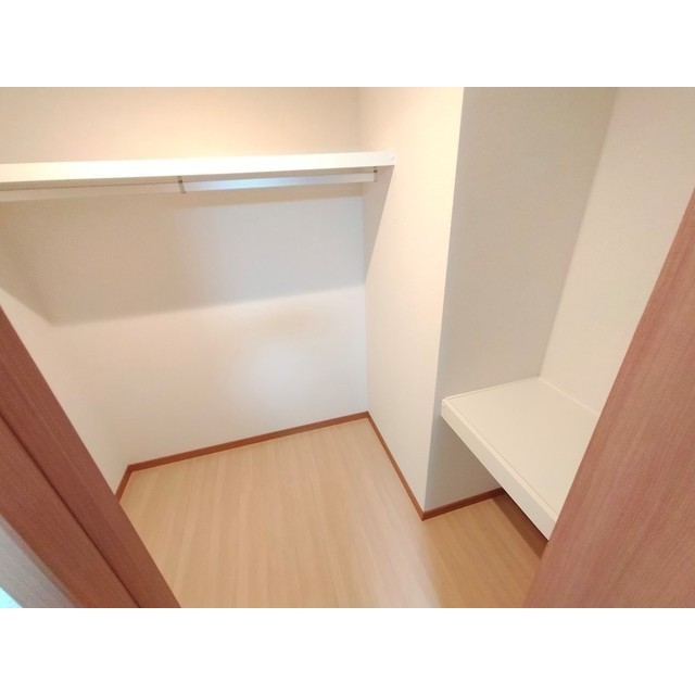 ����8
