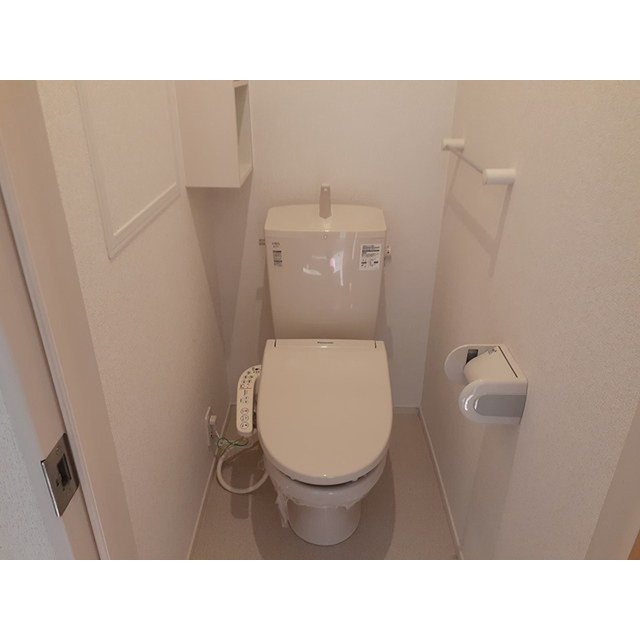 ����4