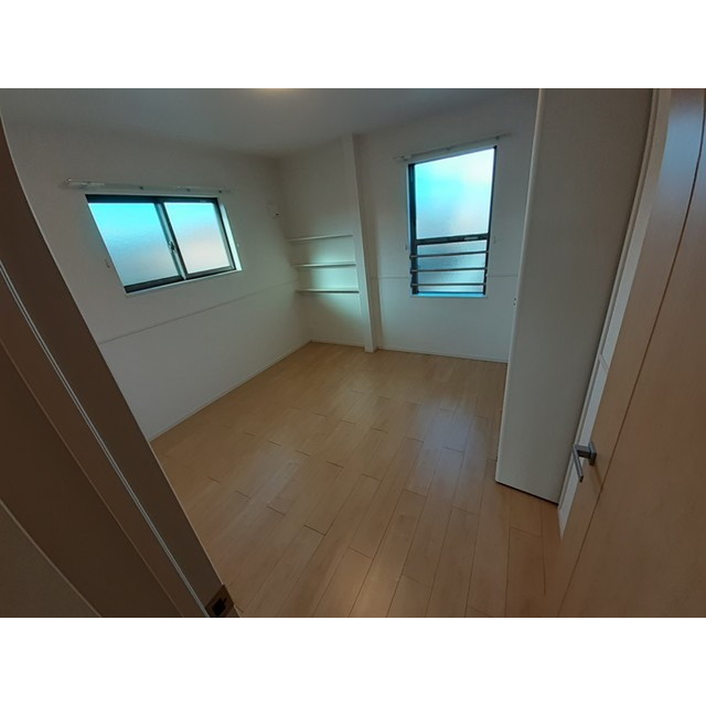 ����5