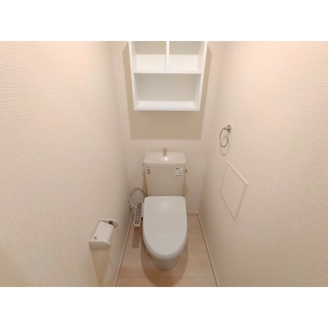 ����4