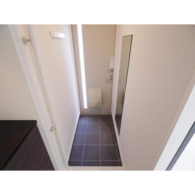 ����8