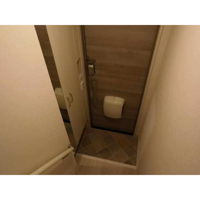 ����8