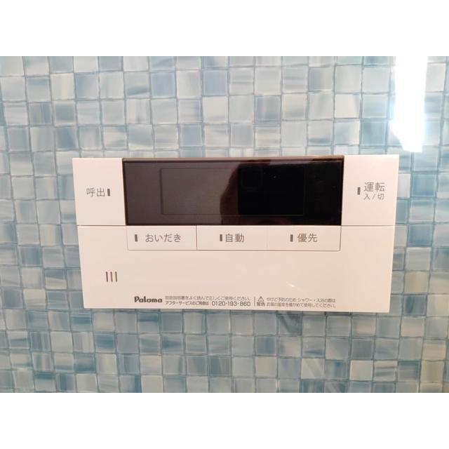 ����21