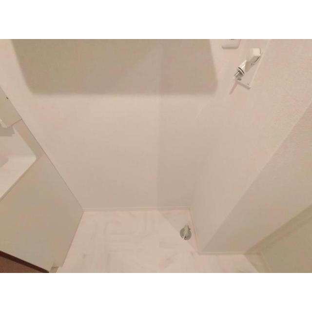 ����16