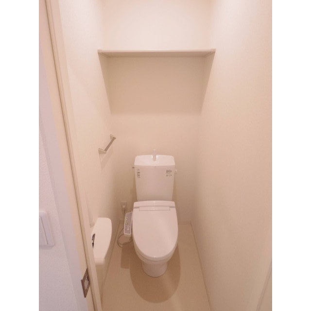 ����4
