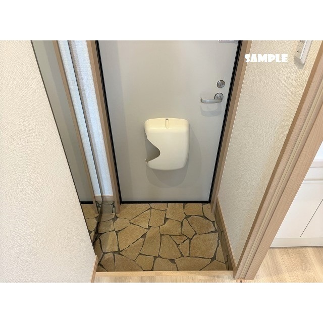 ����9