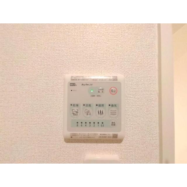 ����17