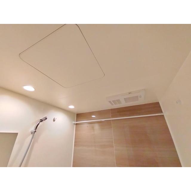 ����16