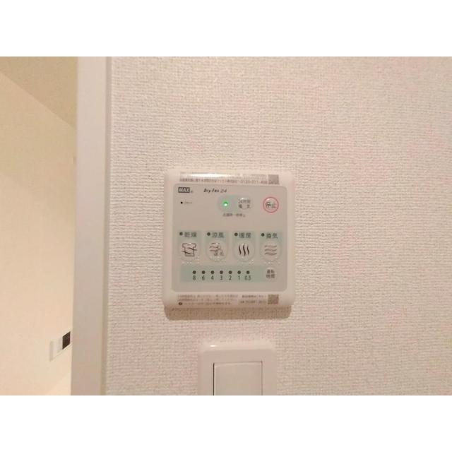 ����17