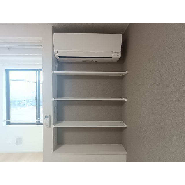 ����17