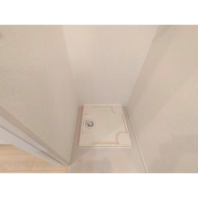 ����20